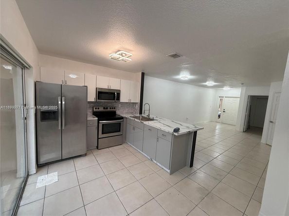 13717 SW 171st Ln, Miami FL 33177