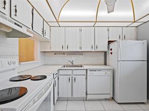 3140 Holiday Springs Blvd 9102, Margate FL 33063