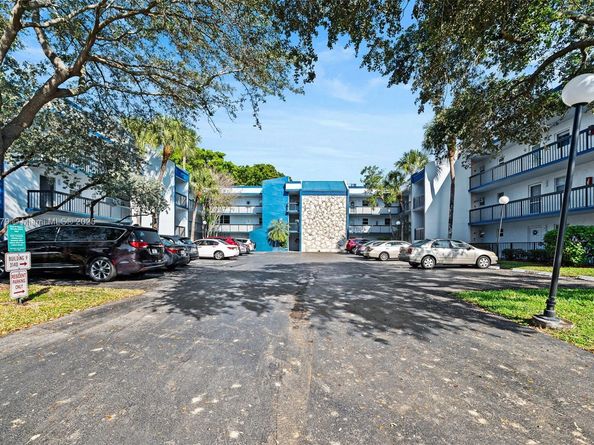 3140 Holiday Springs Blvd 9102, Margate FL 33063