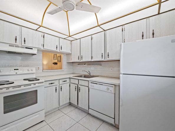 3140 Holiday Springs Blvd 9102, Margate FL 33063