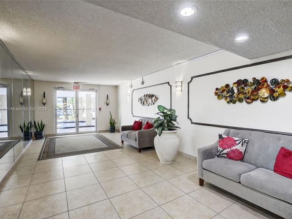 6500 Cypress Rd 410, Plantation FL 33317