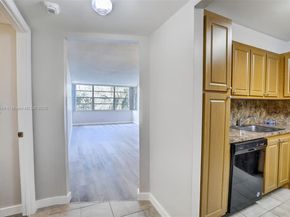 6500 Cypress Rd 410, Plantation FL 33317