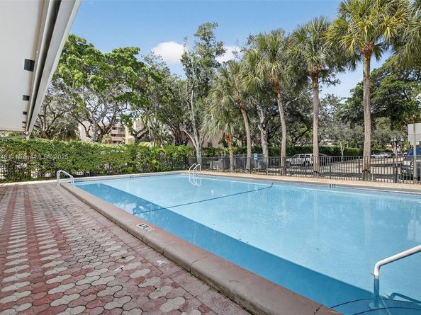 6500 Cypress Rd 410, Plantation FL 33317