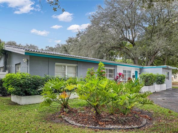 5712 Monroe St, Hollywood FL 33023