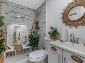 5712 Monroe St, Hollywood FL 33023