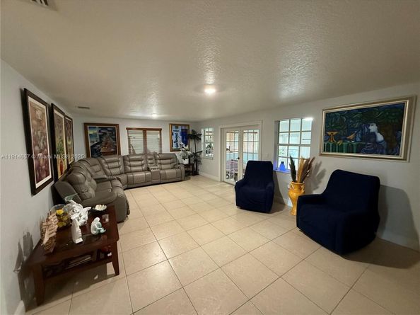 9835 SW 26th Ter, Miami FL 33165