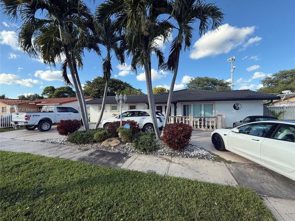 9835 SW 26th Ter, Miami FL 33165