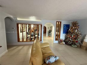 9835 SW 26th Ter, Miami FL 33165