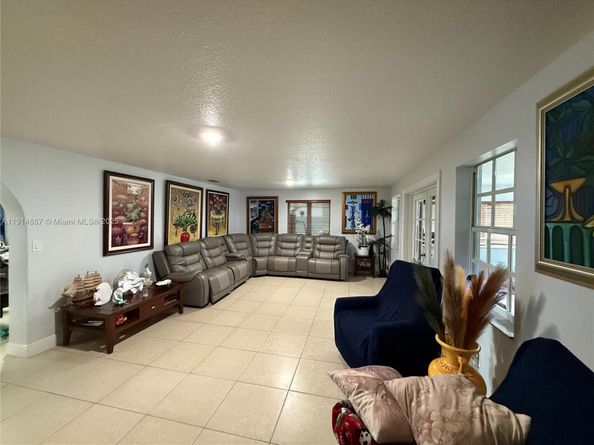 9835 SW 26th Ter, Miami FL 33165