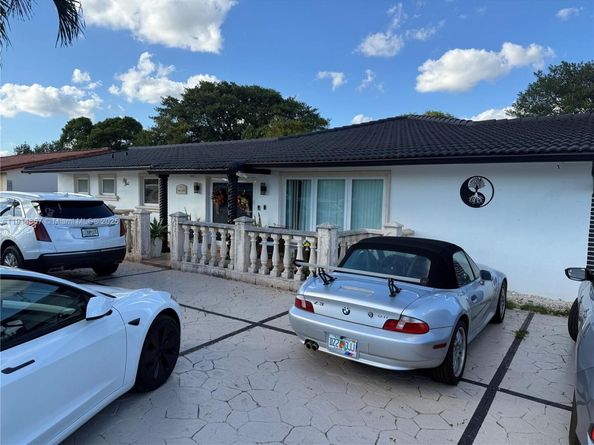 9835 SW 26th Ter, Miami FL 33165