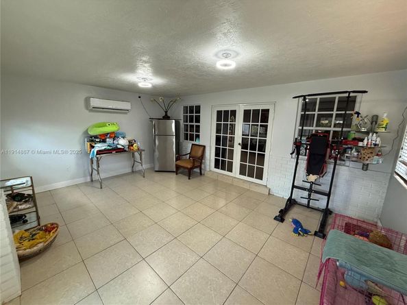 9835 SW 26th Ter, Miami FL 33165