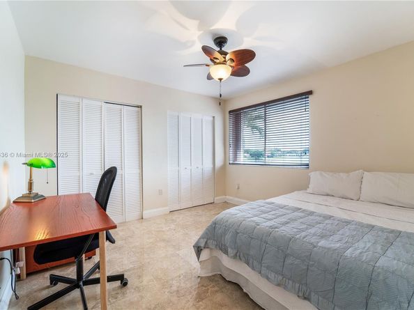15430 SW 47th St, Miami FL 33185