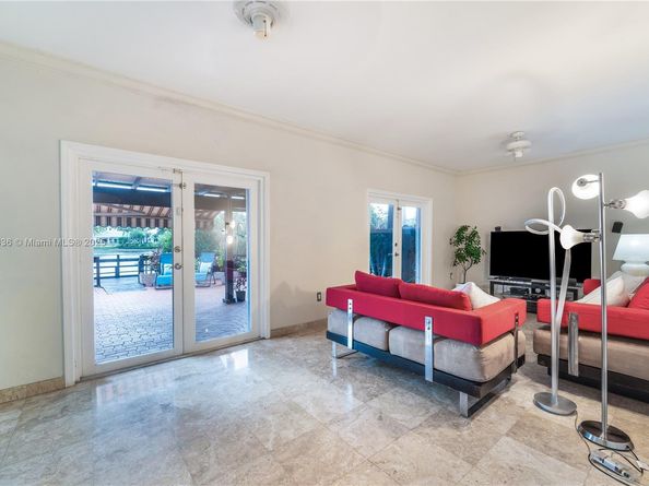 15430 SW 47th St, Miami FL 33185