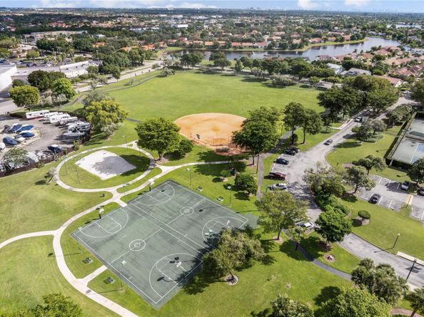 15430 SW 47th St, Miami FL 33185