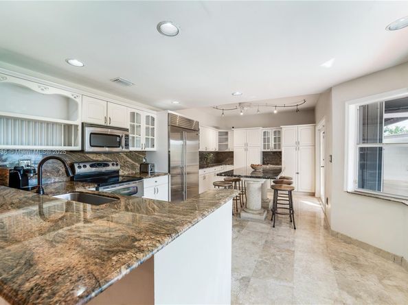 15430 SW 47th St, Miami FL 33185