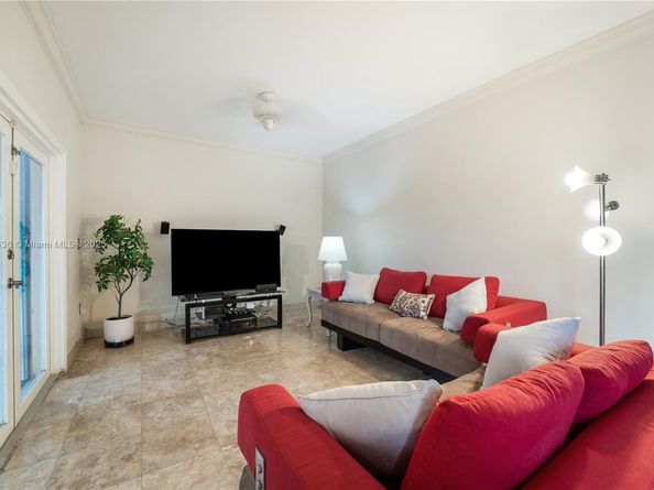 15430 SW 47th St, Miami FL 33185