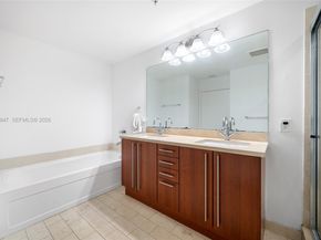 1111 SW 1st Ave 3422N, Miami FL 33130