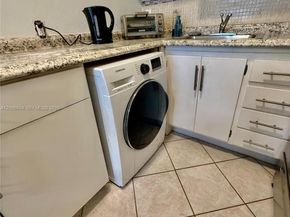 800 SW 11th Ave 19A, Hallandale Beach FL 33009