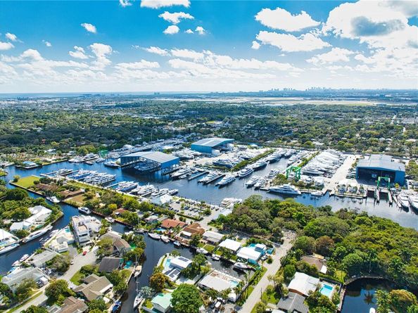 1613 SW 17th Ave, Fort Lauderdale FL 33312
