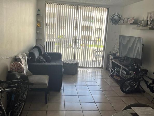 8145 NW 7th St 211, Miami FL 33126