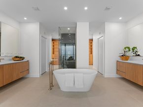 700 NE 24rd St PH5802, Miami FL 33137