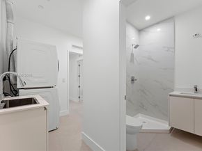 700 NE 24rd St PH5802, Miami FL 33137