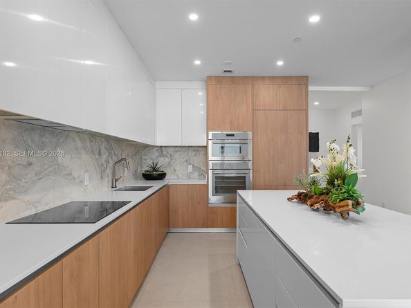 700 NE 24rd St PH5802, Miami FL 33137