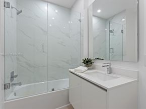 700 NE 24rd St PH5802, Miami FL 33137