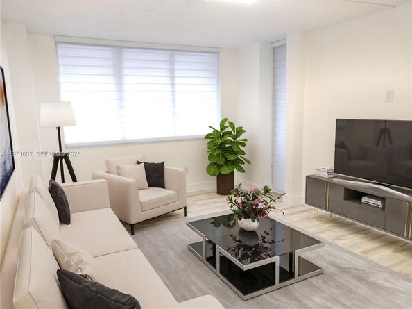 540 Brickell Key Dr 414, Miami FL 33131