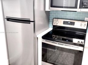 540 Brickell Key Dr 414, Miami FL 33131