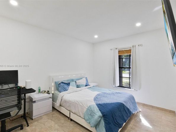 11145 NW 27th St, Sunrise FL 33322