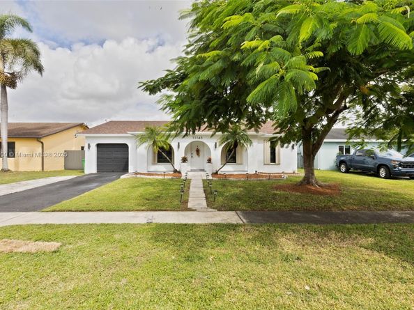 11145 NW 27th St, Sunrise FL 33322