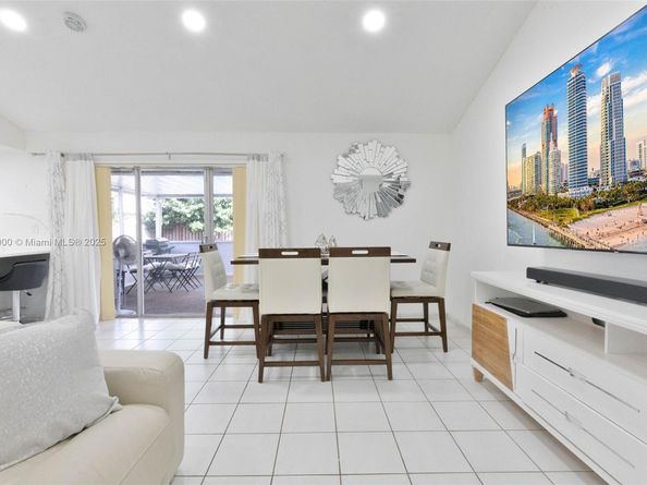 11145 NW 27th St, Sunrise FL 33322