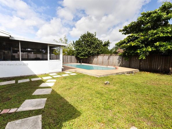 11145 NW 27th St, Sunrise FL 33322