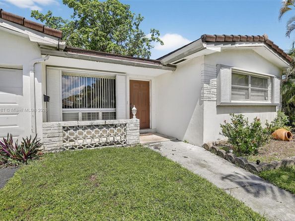 4315 W Park Rd, Hollywood FL 33021