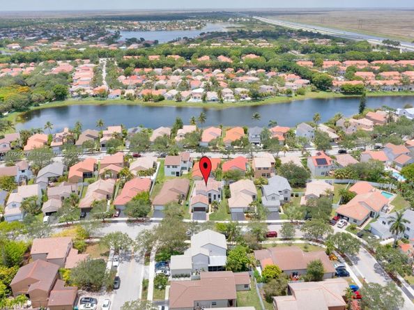 624 Stanton Dr, Weston FL 33326