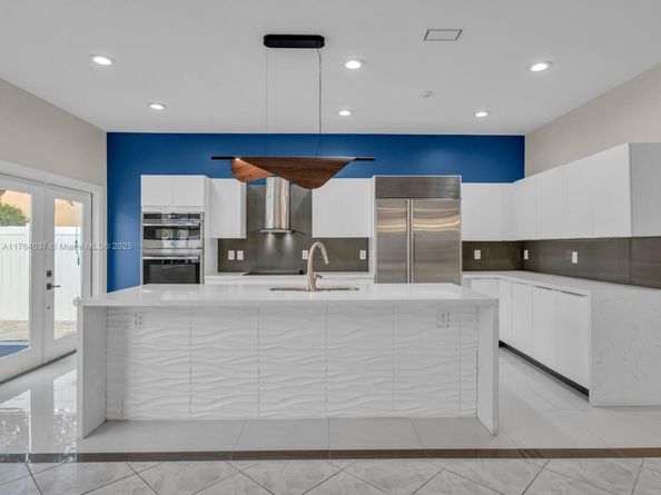 624 Stanton Dr, Weston FL 33326