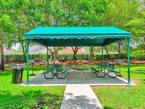 624 Stanton Dr, Weston FL 33326