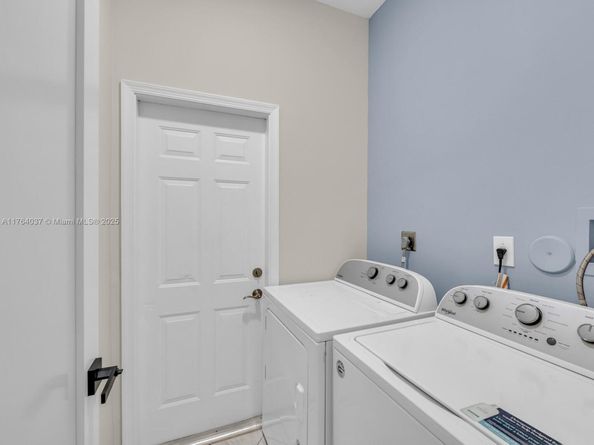 624 Stanton Dr, Weston FL 33326