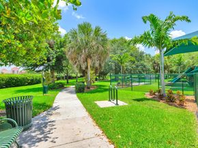 624 Stanton Dr, Weston FL 33326