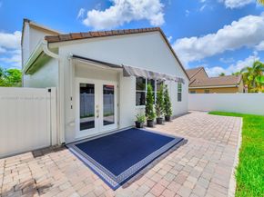 624 Stanton Dr, Weston FL 33326