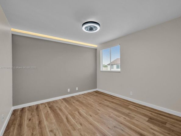 624 Stanton Dr, Weston FL 33326
