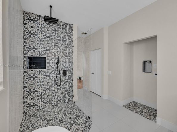 624 Stanton Dr, Weston FL 33326
