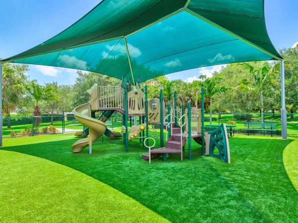 624 Stanton Dr, Weston FL 33326