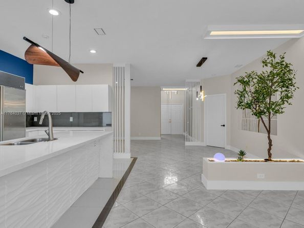 624 Stanton Dr, Weston FL 33326