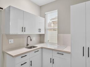 624 Stanton Dr, Weston FL 33326