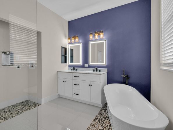 624 Stanton Dr, Weston FL 33326