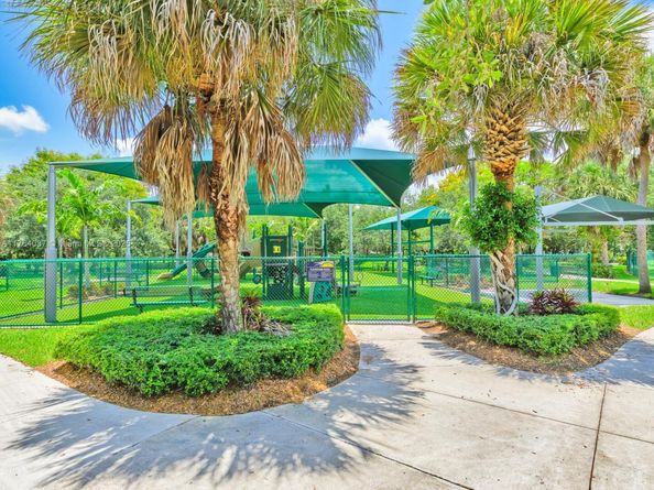 624 Stanton Dr, Weston FL 33326