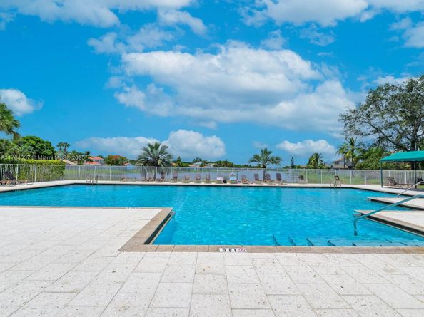 624 Stanton Dr, Weston FL 33326