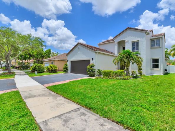 624 Stanton Dr, Weston FL 33326